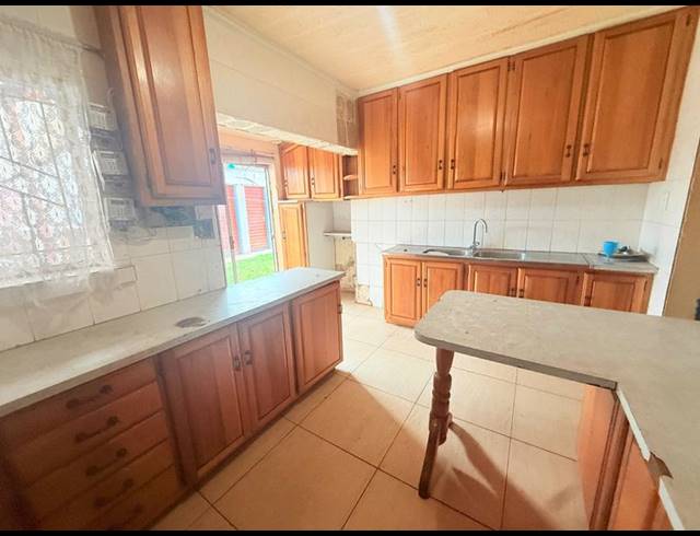 8 BEDROOM HOUSE FOR SALE IN VANDERBIJLPARK CW 1